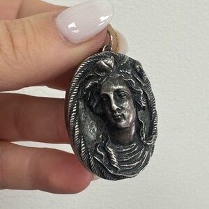 Estate Vintage Elegant Lady HENRYK WINOGRAD 999 Sterling Silver Pendant Necklace